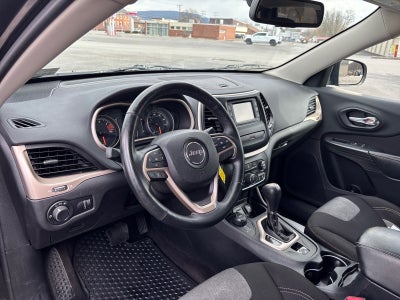 2016 Jeep Cherokee Sport