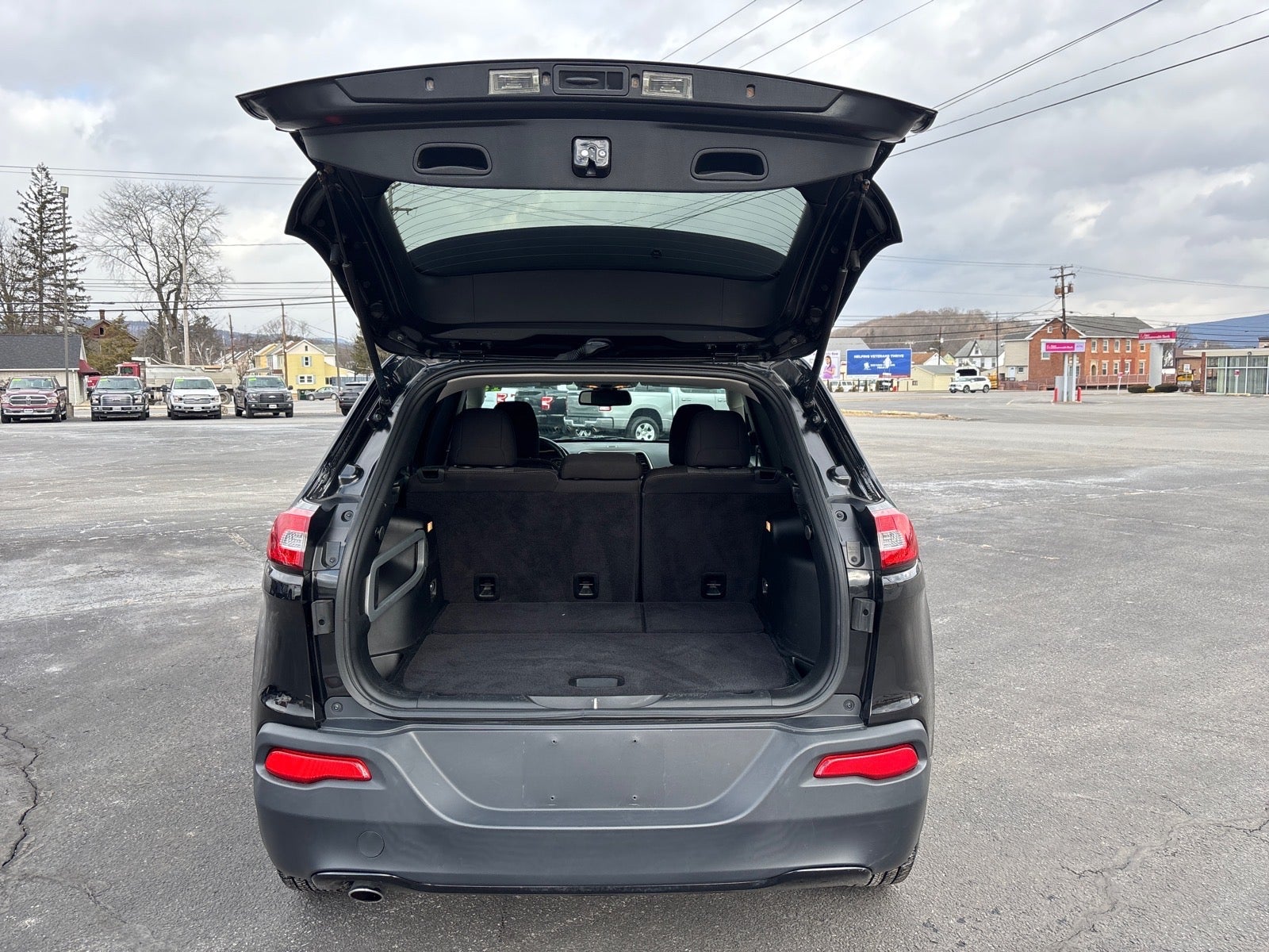 2016 Jeep Cherokee Sport