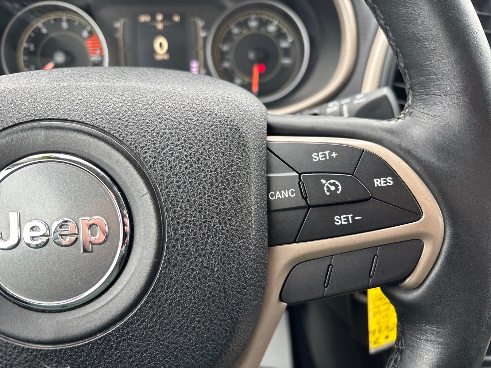 2016 Jeep Cherokee Sport