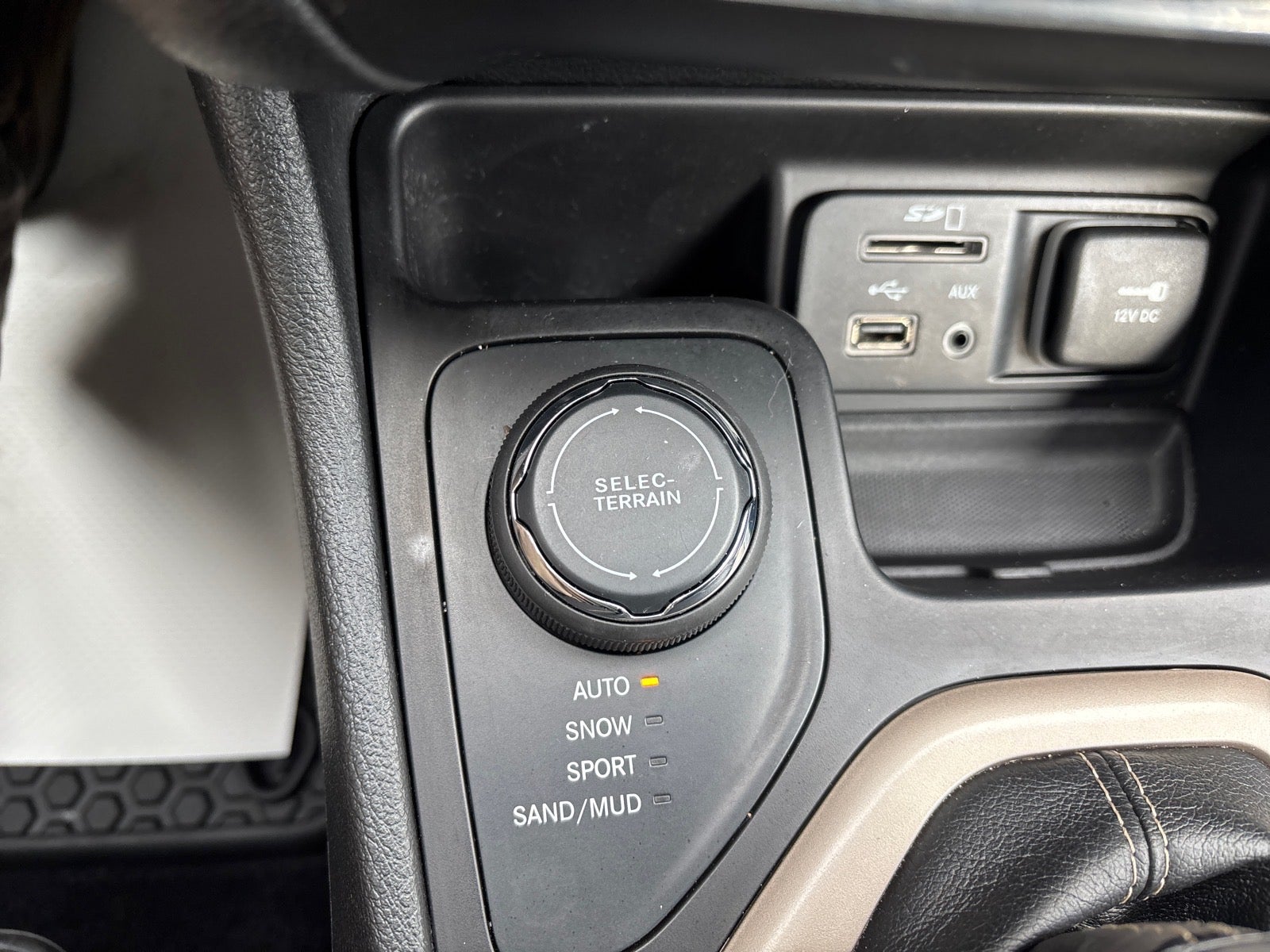 2016 Jeep Cherokee Sport