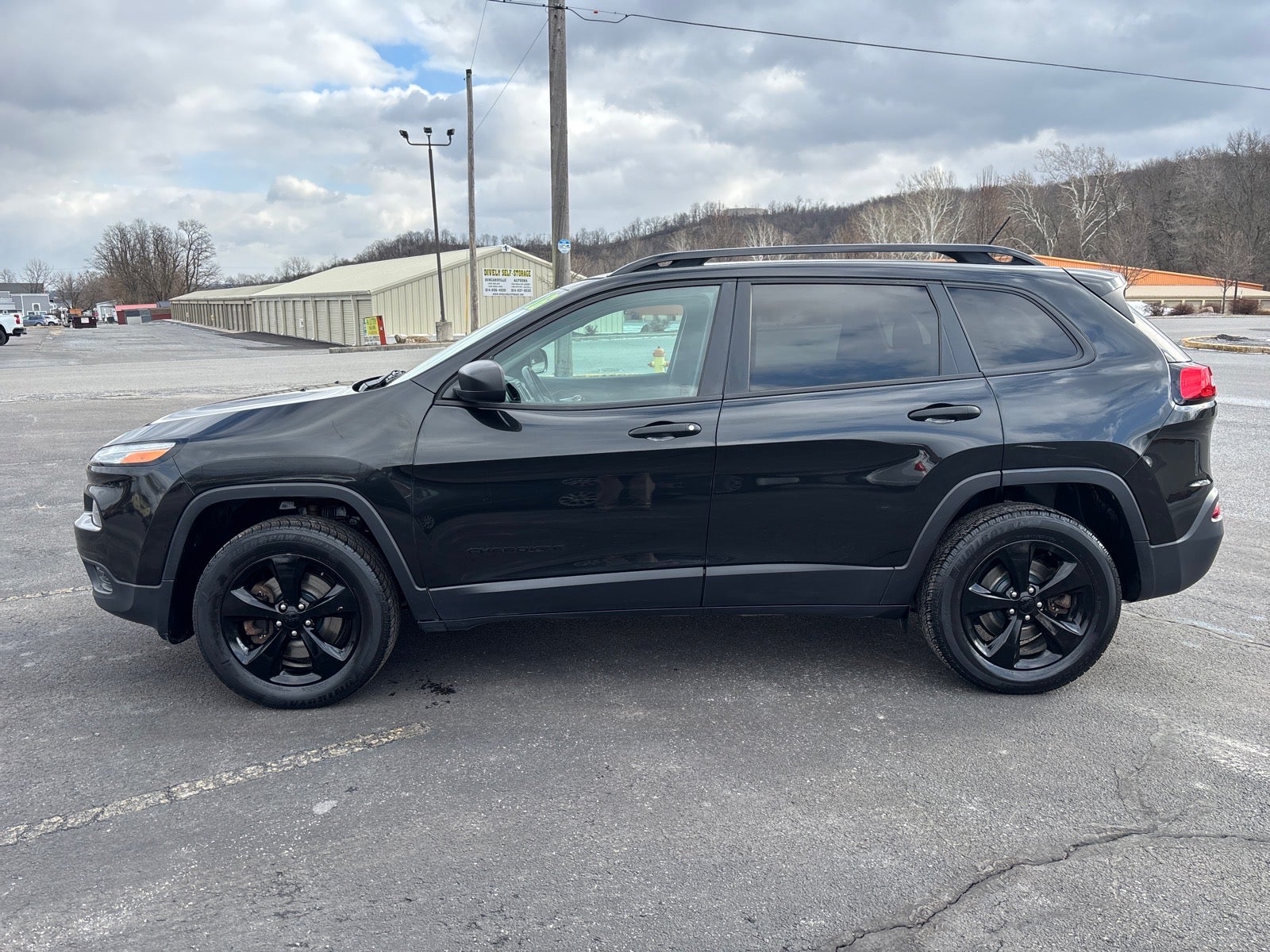 2016 Jeep Cherokee Sport