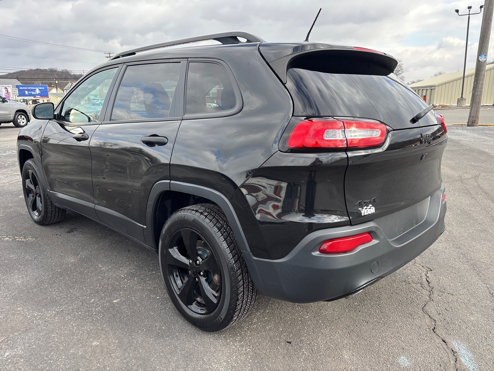 2016 Jeep Cherokee Sport