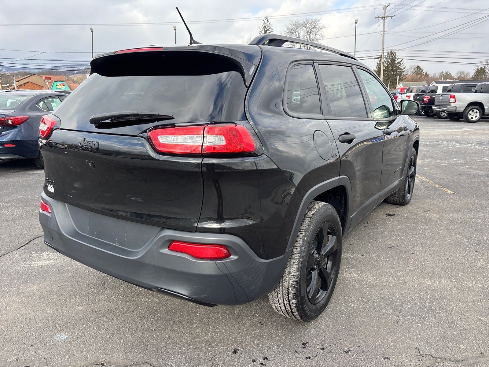 2016 Jeep Cherokee Sport