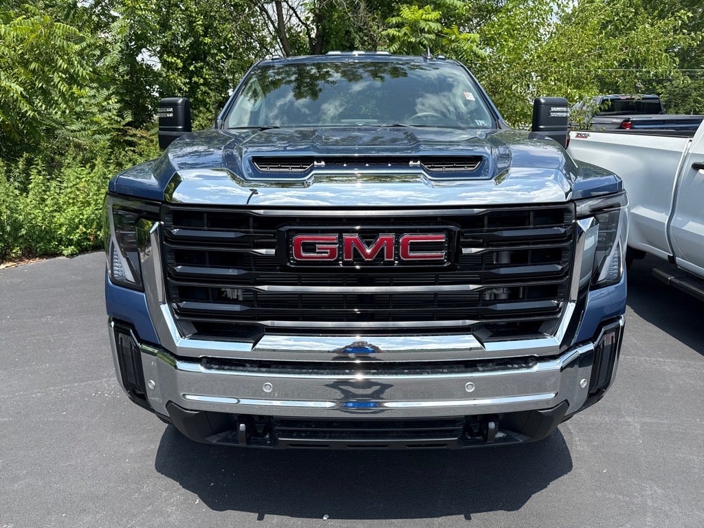 2025 GMC Sierra 2500 HD Pro