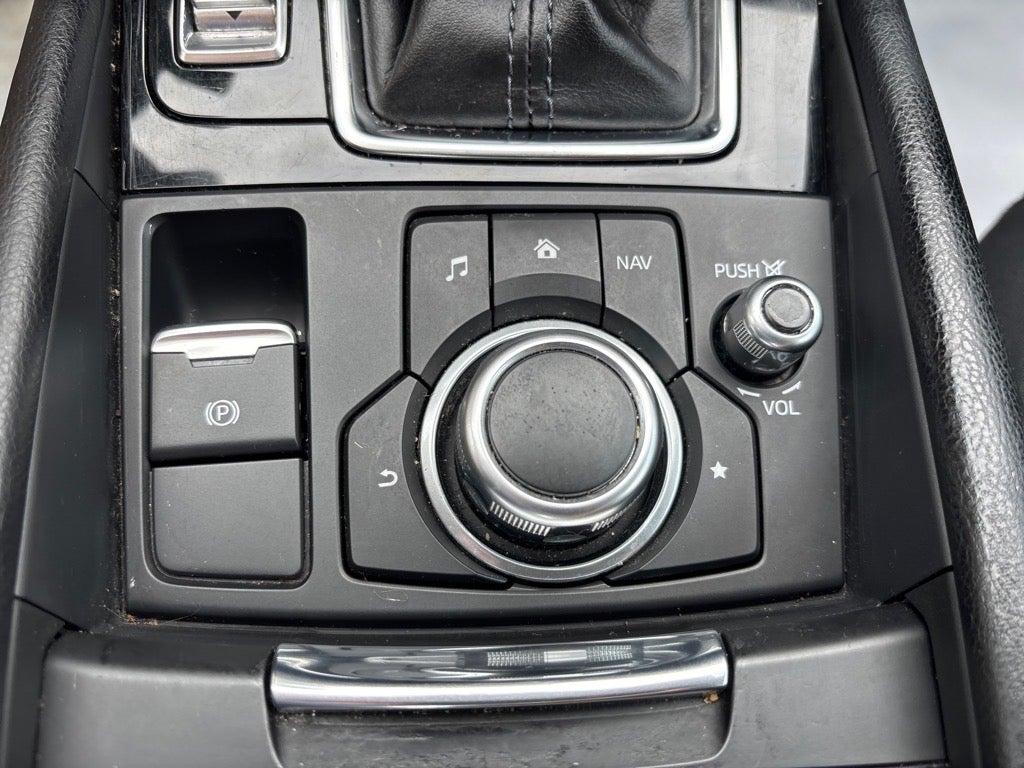 2017 Mazda Mazda3 4-Door Sport