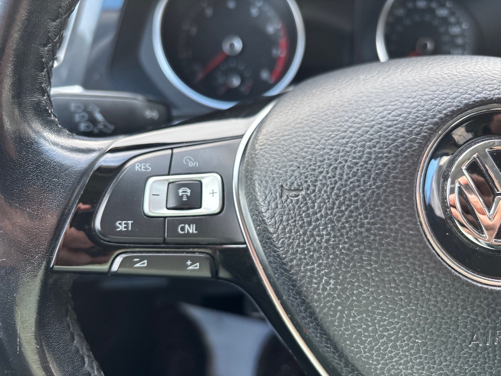 2018 Volkswagen Tiguan SEL